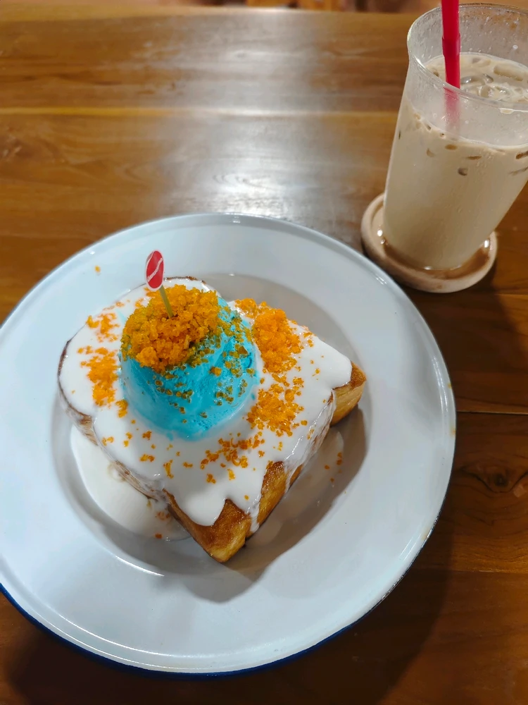 Toastie Sunday 🧡💙