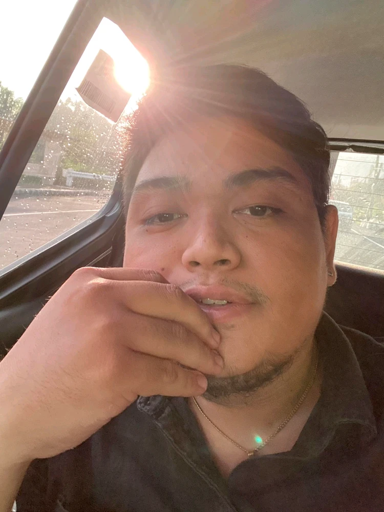 I-upload ni Volty ang larawan