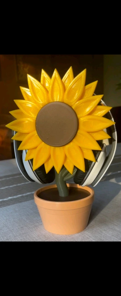 3D Printed Sunflower Headphone Stand