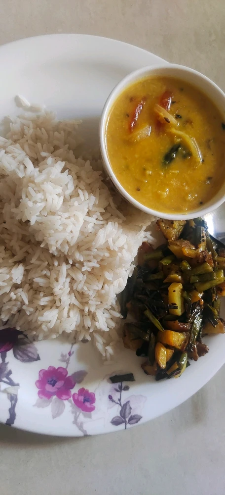 Dar fry, Ruce and vegetables. 