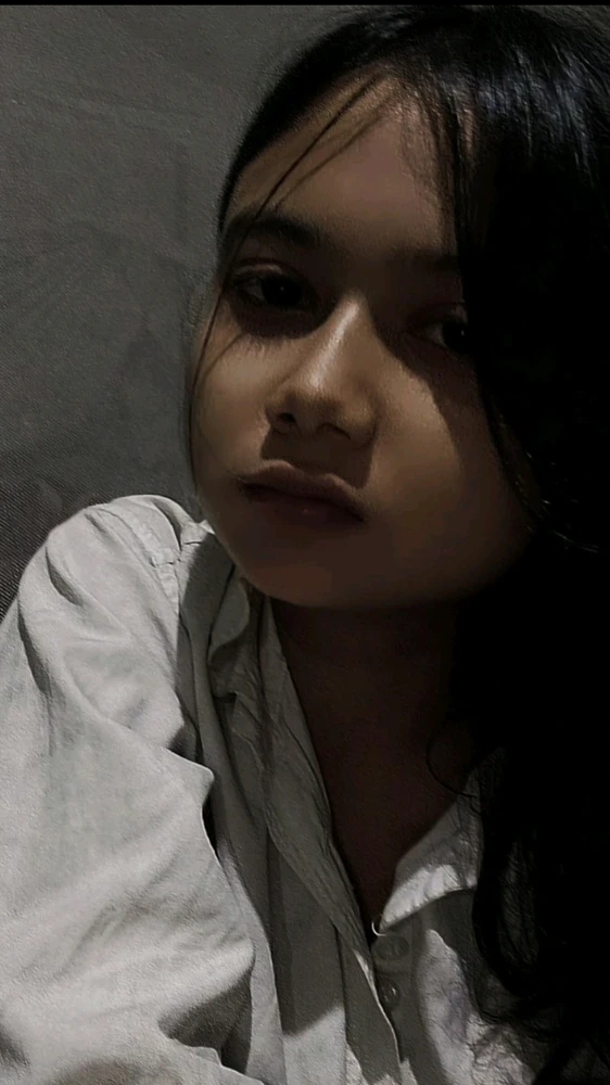 Gi-upload ni alimpee ang hulagway