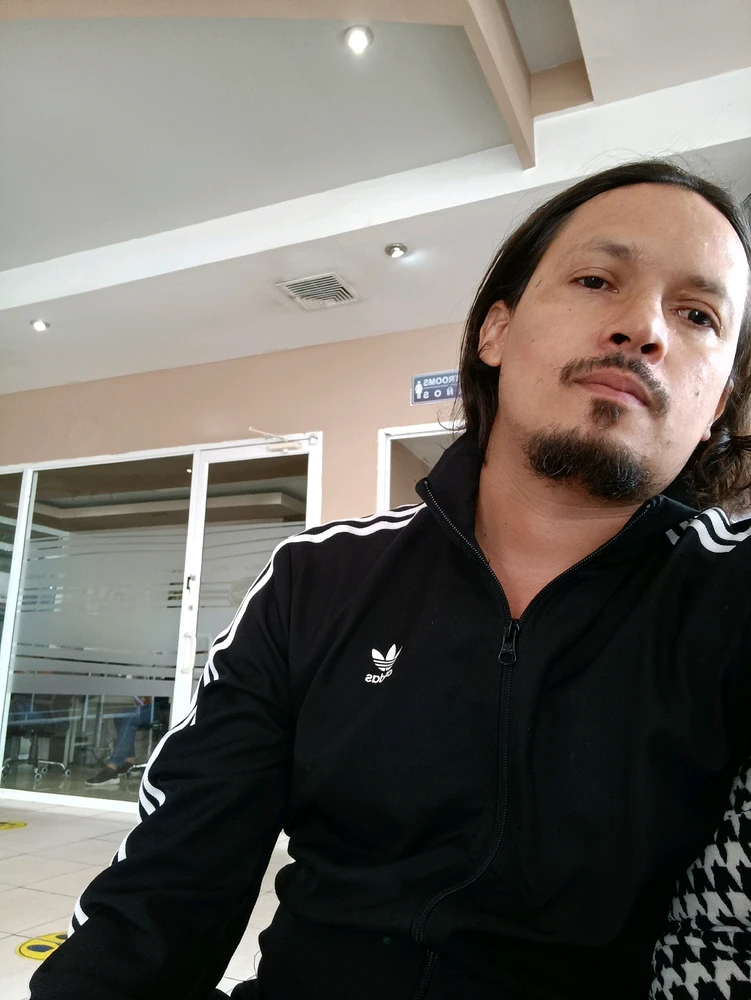 Island Bound, traveling to Roatan, waiting for the ferry ⛴️