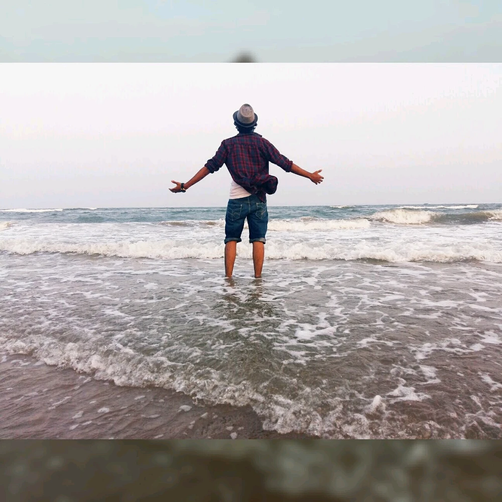 This is actual Peace!
"just try it out whenever you are at any sea shore"😇
