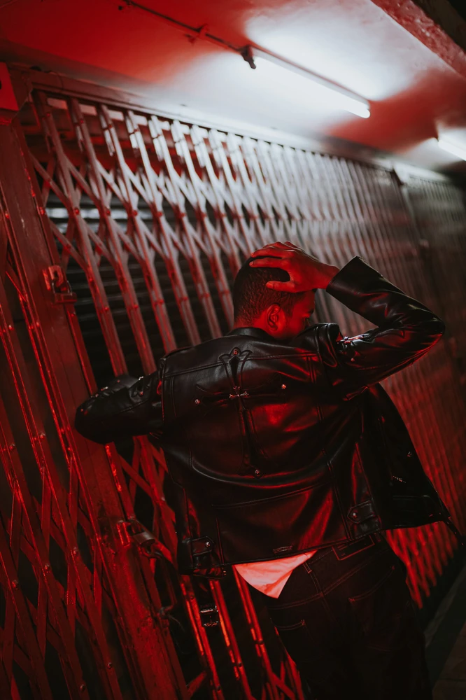 Model : angeloyaku (ig: angelo.savior.yaku)
Artikel : chrome hearts leather jacket
tik tok : Dominate house