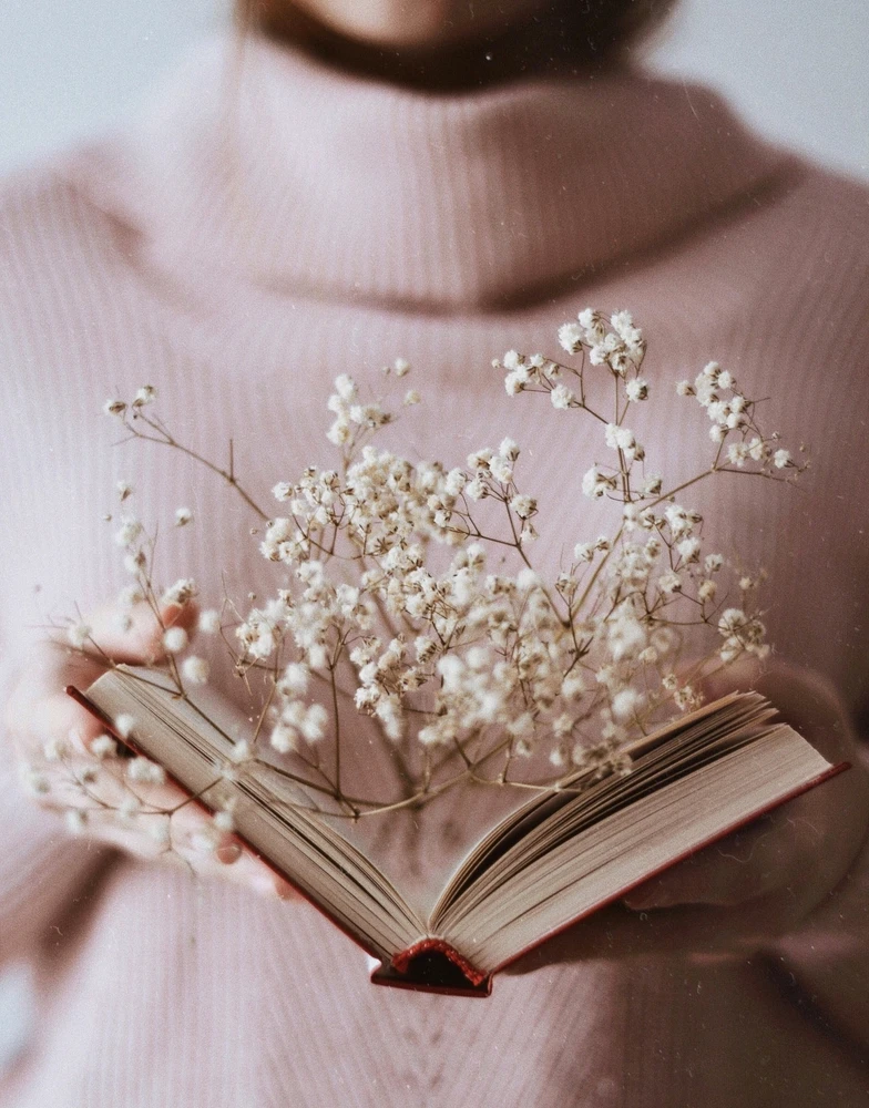 I want to help people fall in love with reading books)) 📚