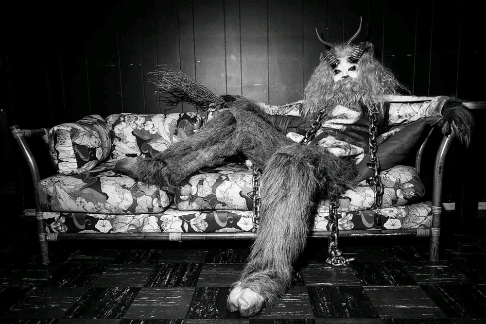 "Draw me like one of your french girls."
