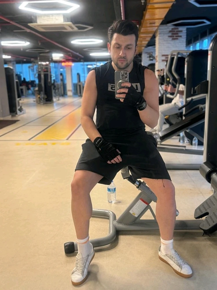 Black tarafından yüklenen görsel