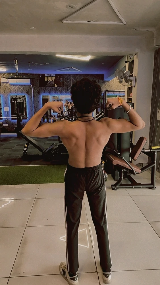 Gi-upload ni Dhruv ang hulagway