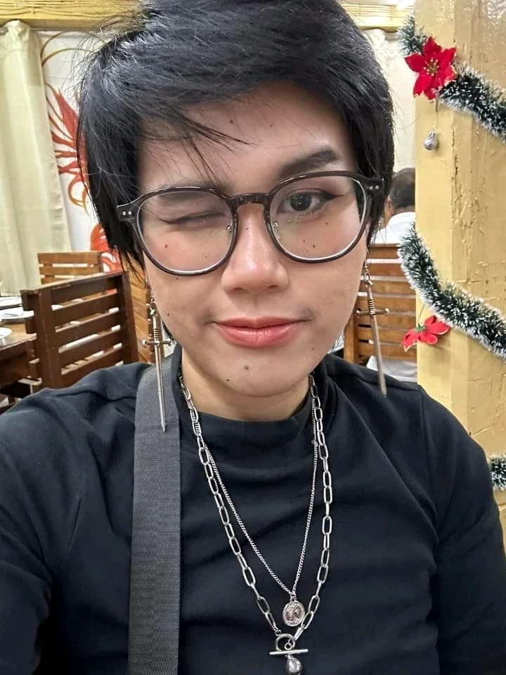 Gi-upload ni Hayes ang hulagway
