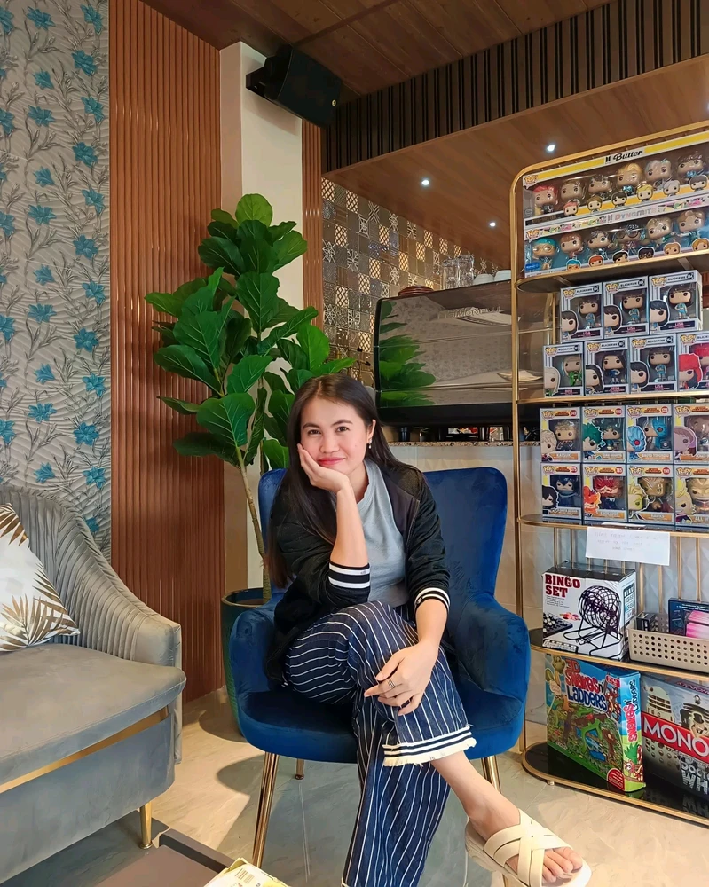 I-upload ni Angel ang larawan