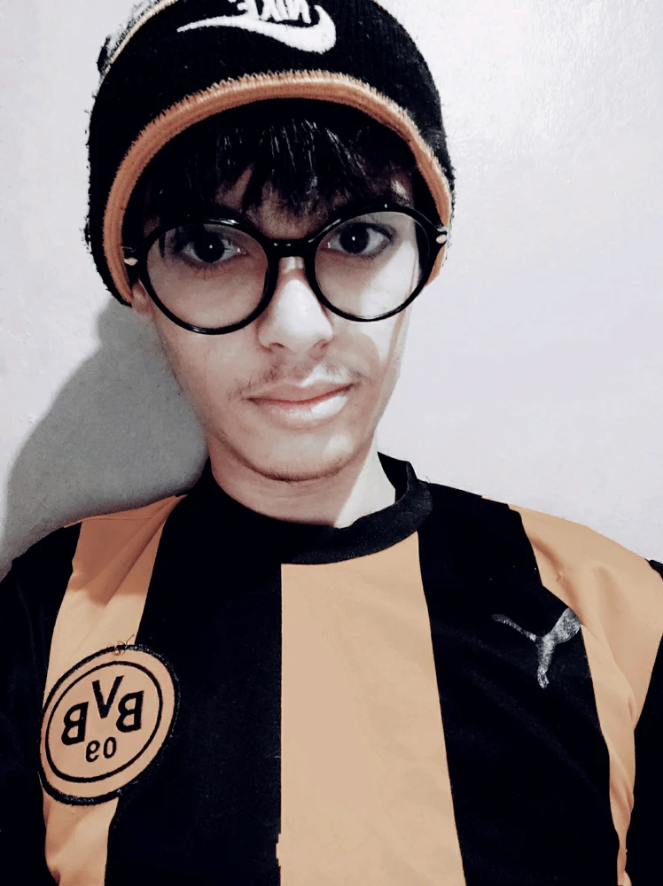 I-upload ni Marco ang larawan