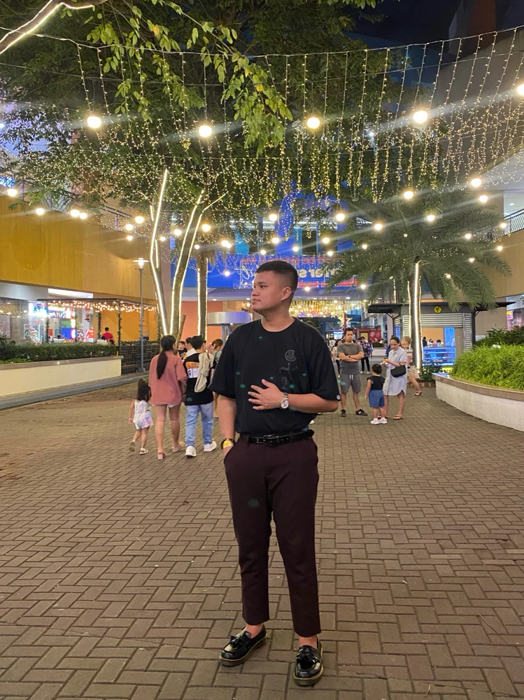 I-upload ni Kreston ang larawan