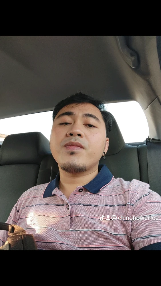 I-upload ni Chino ang larawan