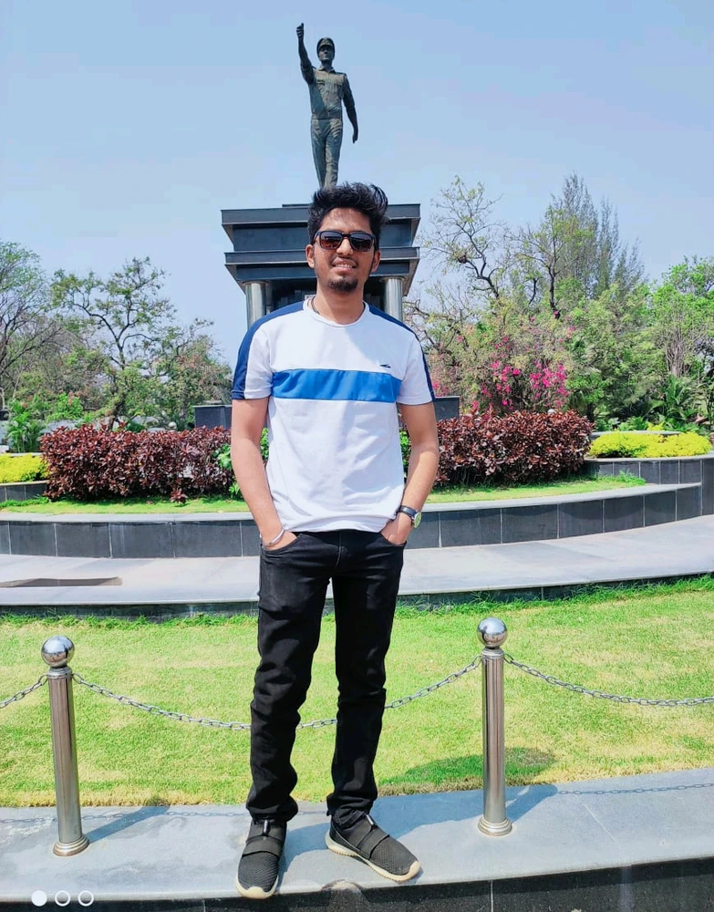 Duab xa los ntawm Shrikant Patro