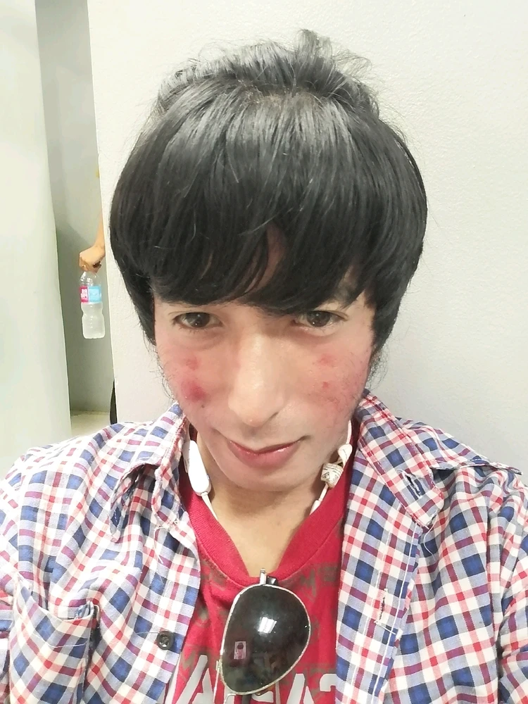 I-upload ni Mikhail ang larawan