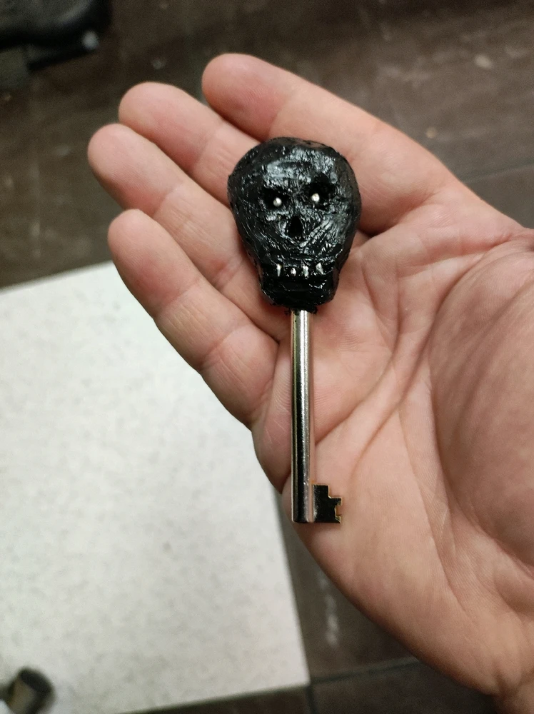 Clef serrure EDF avec tête squelette plastique et  Eteint 