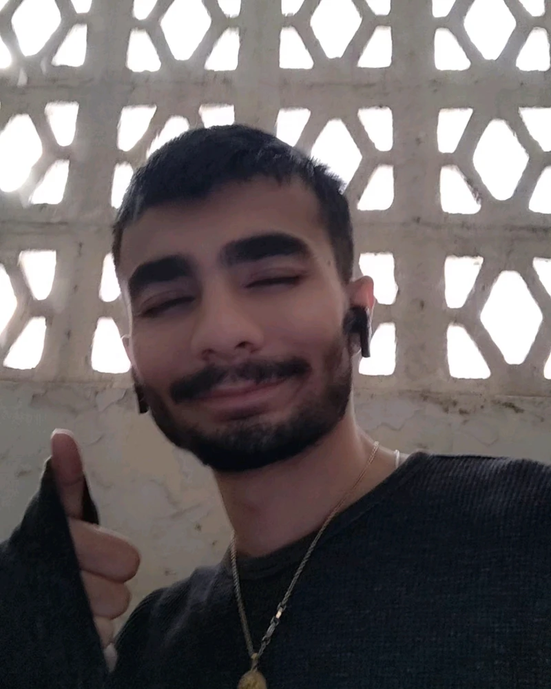 Gi-upload ni Hasnain Alam ang hulagway