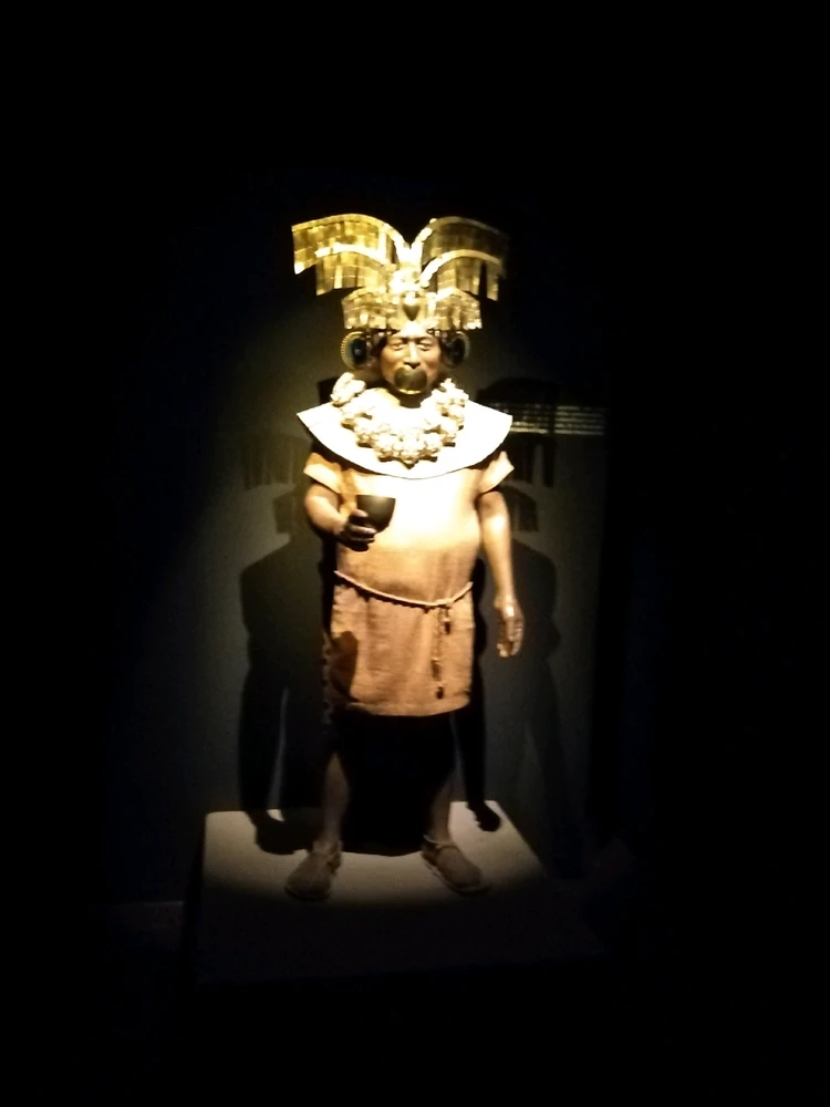 Necklaces of the Lord of Sipán, made with seashells