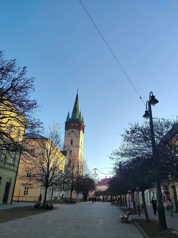 Duab xa los ntawm Tadeáš