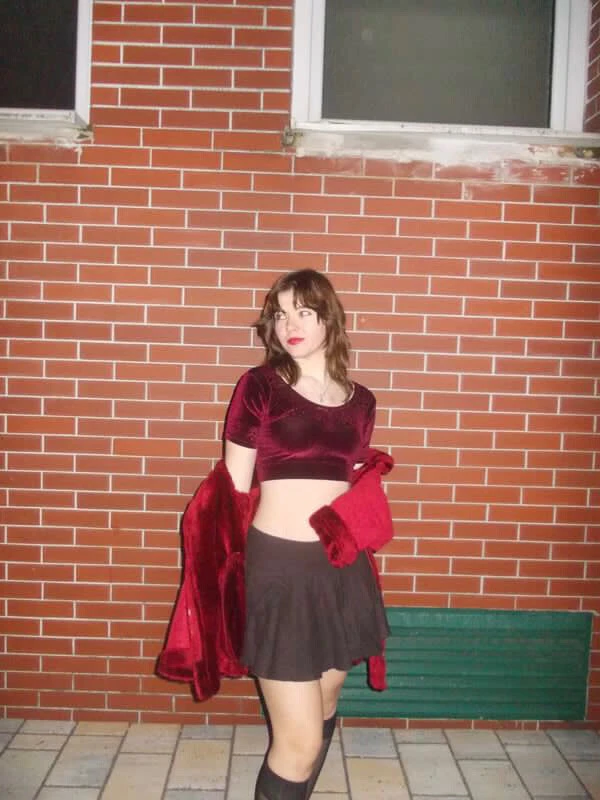 I-upload ni Adriana ang larawan
