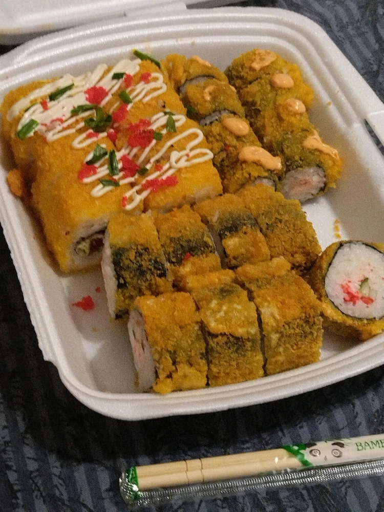 Посоветуйте хорошие с фильмы в жанре комедия + боевик или комедия + мелодрама. Нужно занять вечер🥲