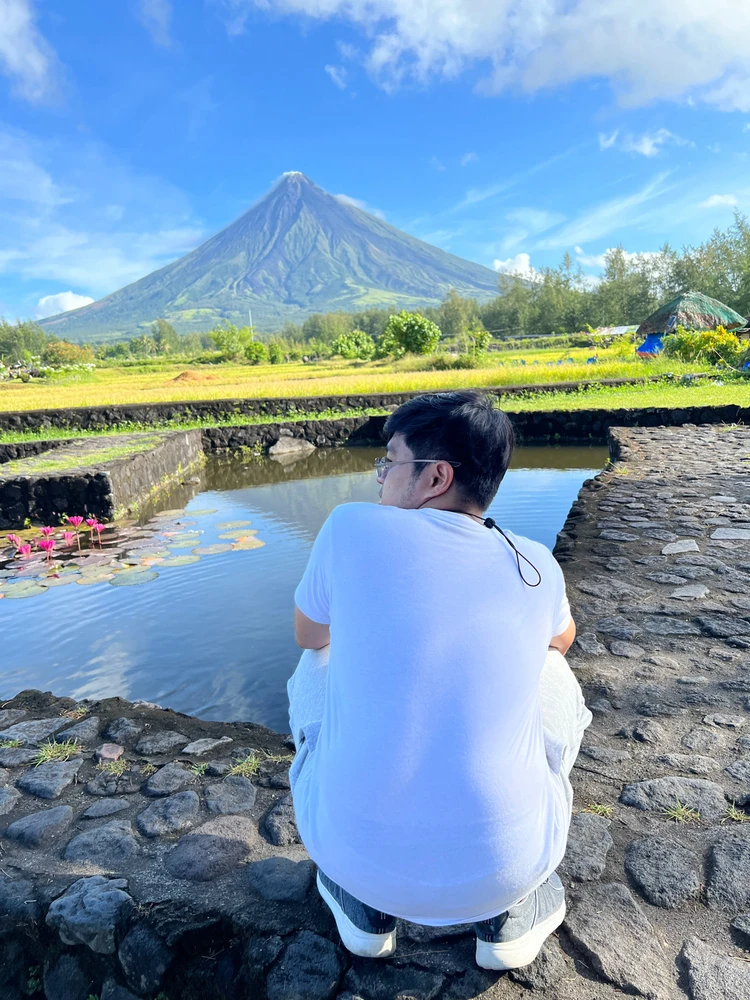 I-upload ni Elliry ang larawan
