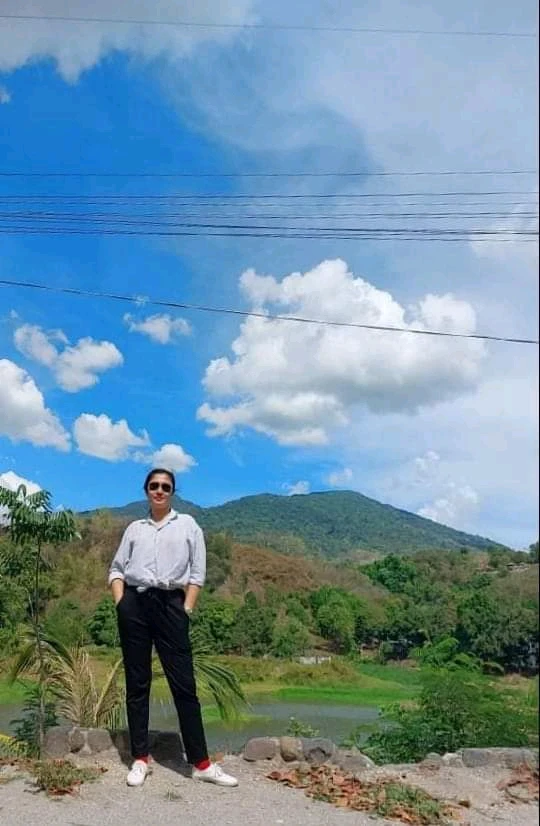 The famous mountain in Pampanga,Philippines. Mt. Arayat 🤍 nothing much to share about the mountain and I'm also confused why 
