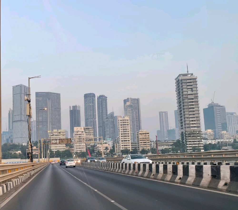 Mumbai Skyline with clouds 