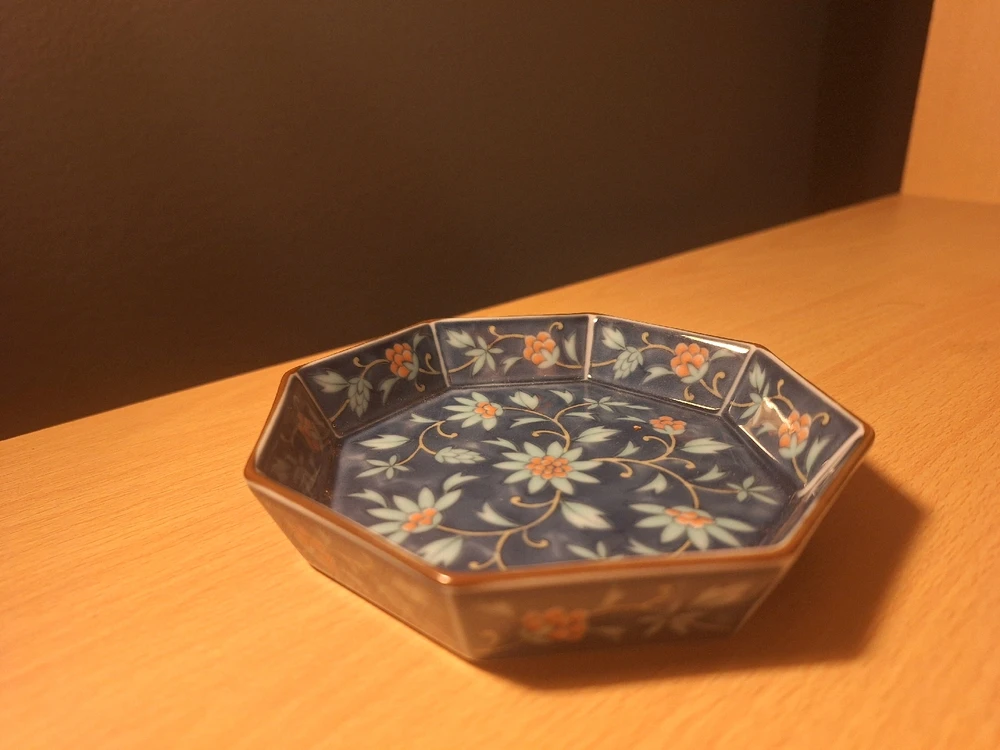 Japanese decorative bowl - under £1