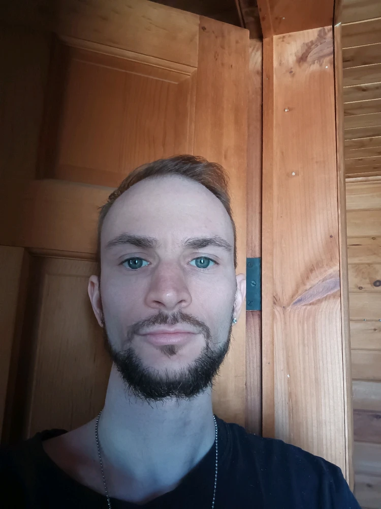 Duab xa los ntawm Johnathan Ouellette