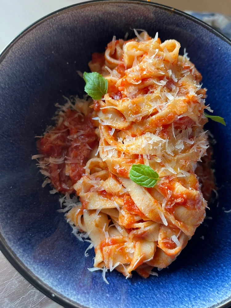 Domácí Tagliatelle a rajčata :) 