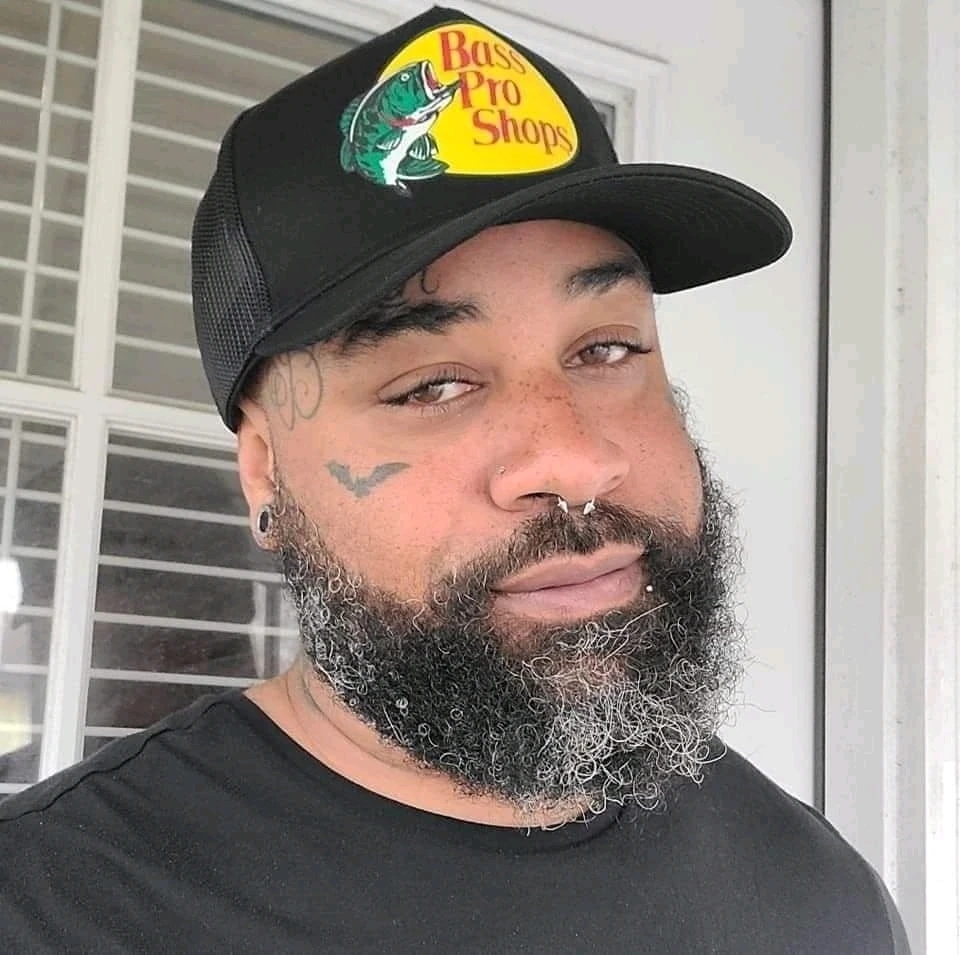 I-upload ni Bearded_Zaddy ang larawan