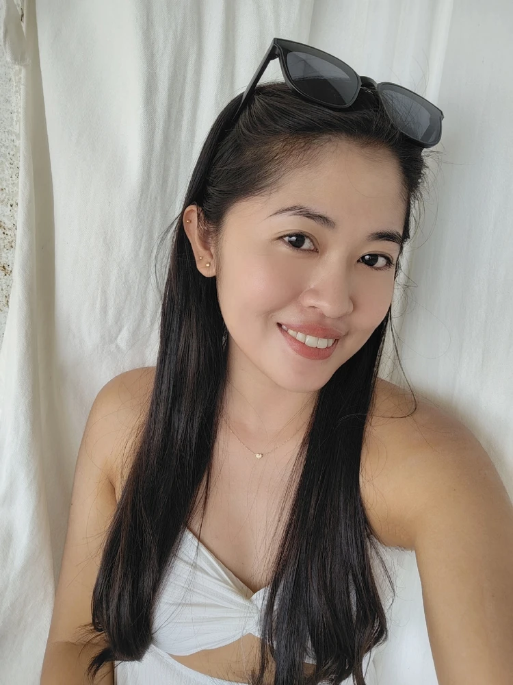 I-upload ni Karen ang larawan