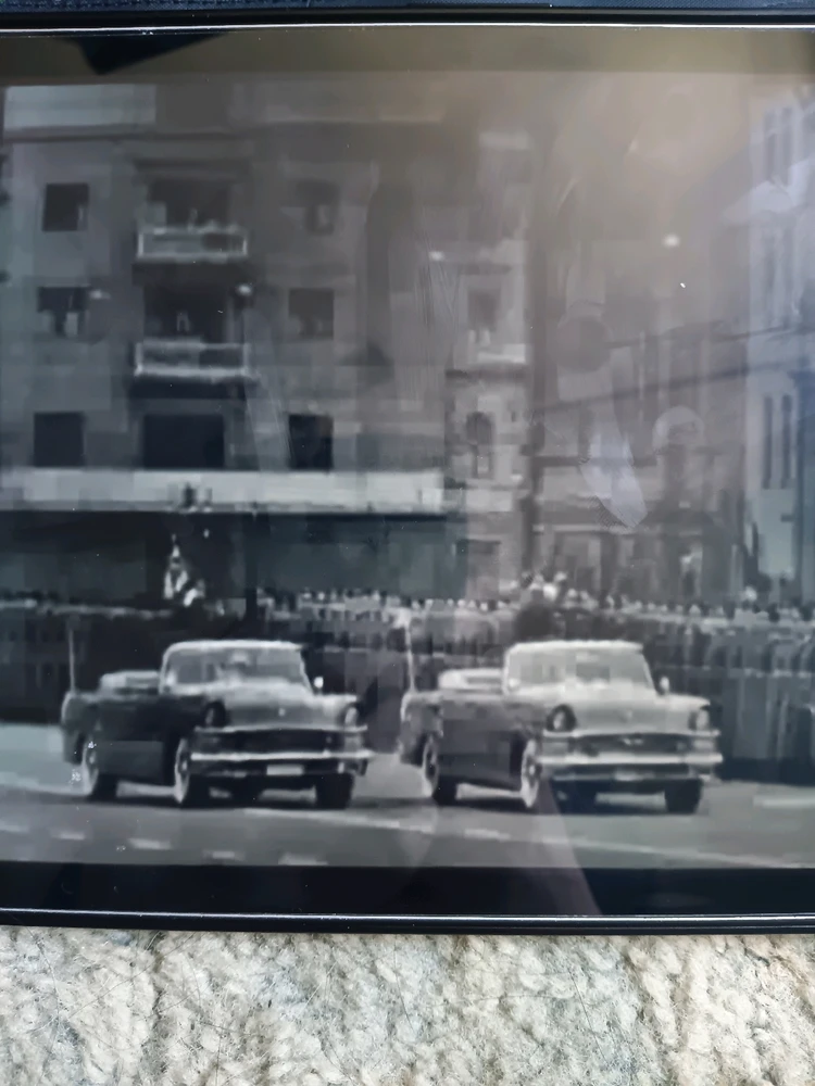 I-upload ni Nikki ang larawan