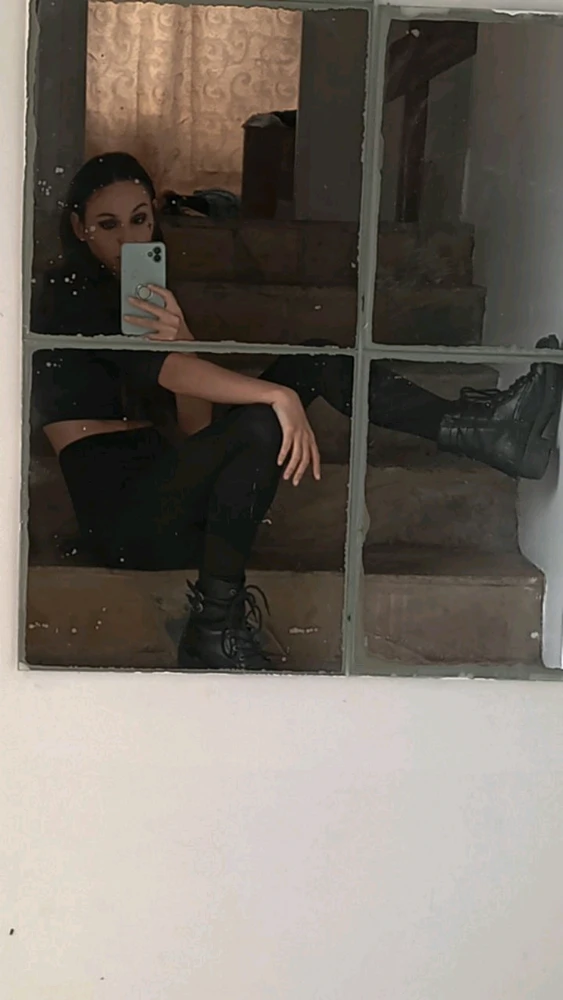 Duab xa los ntawm Monica
