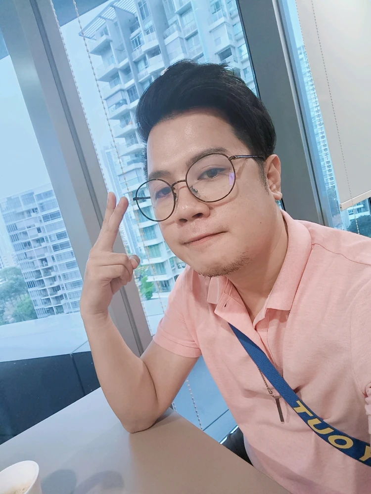 Gi-upload ni HIRONO ang hulagway