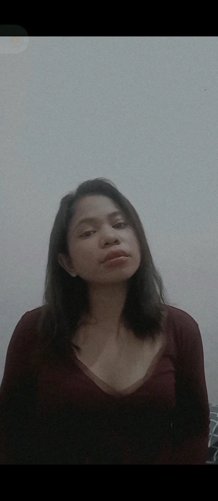 I-upload ni Felicia ang larawan