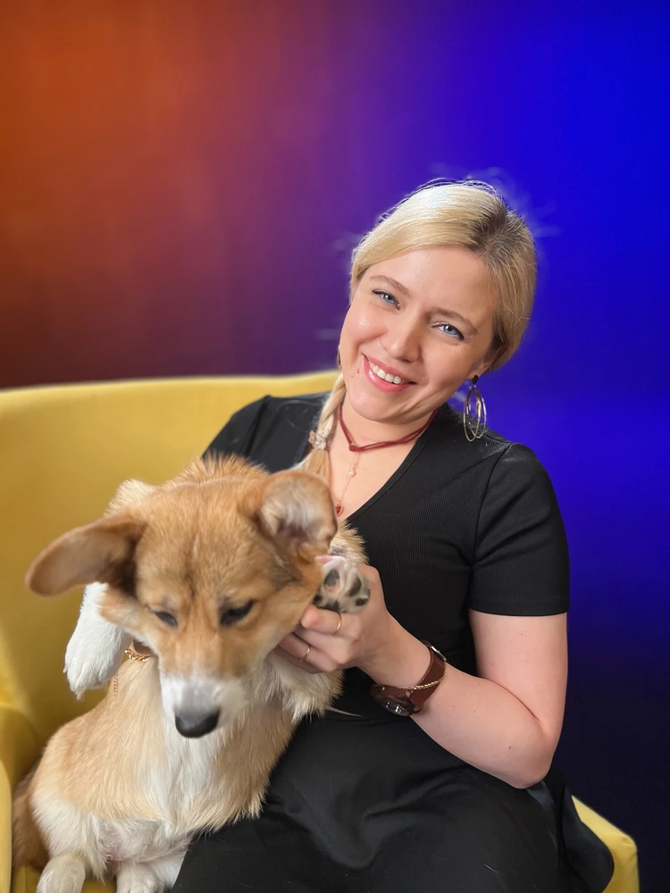 Blond lady Ana Gentle with dog 