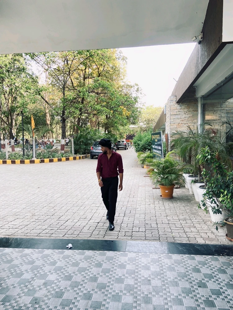 Gi-upload ni Rohit yadav ang hulagway