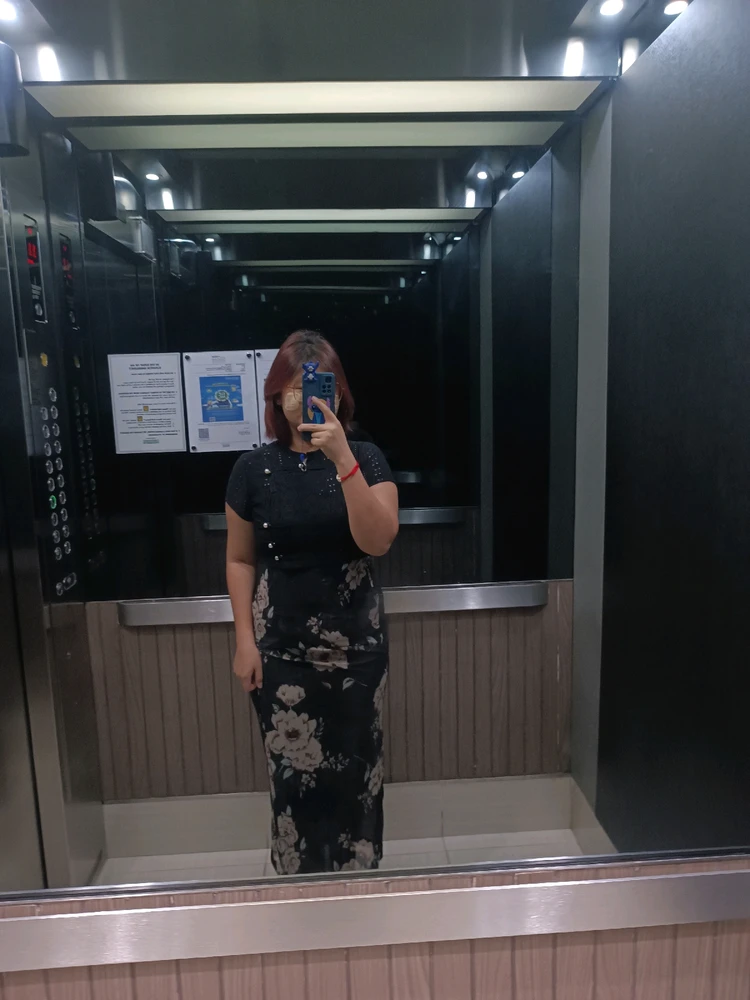 I-upload ni Tiana ang larawan
