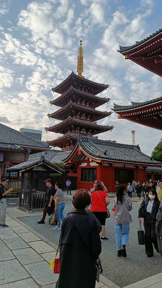 An image of Japan's sensōji temple, in Asakusa, where people actually pray to spirits for good health and longer life!