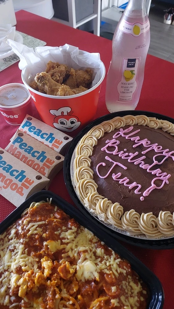 Jollibee chicken, spaghetti, and peach mango pies + a peanut butter and chocolate pie from Costco + some sparkling lemonade🥳