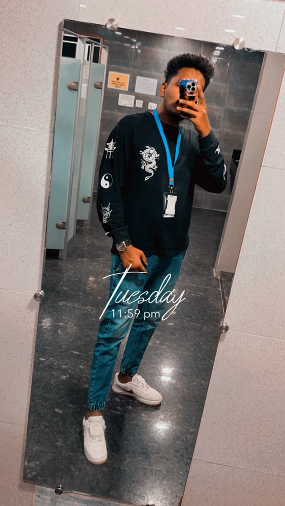 Gambar diunggah dening Shivam.