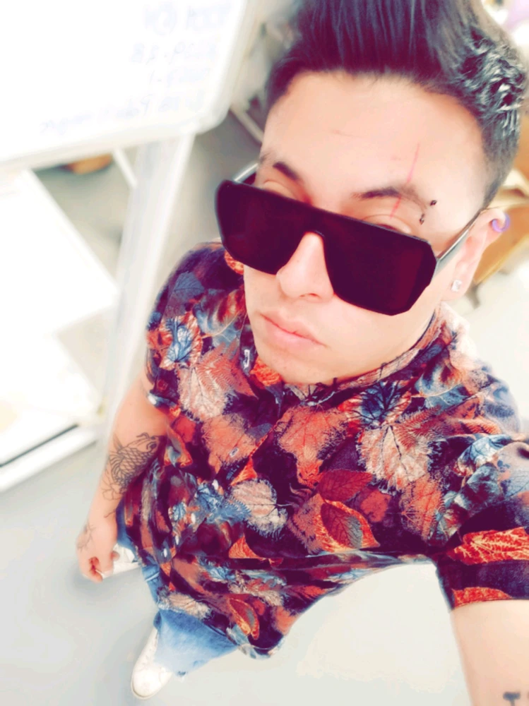 I-upload ni Andrés ang larawan