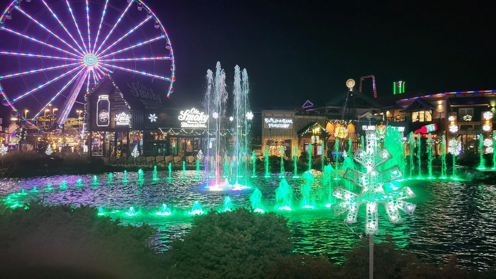 If there is one place worth visiting in east Tennessee than it's the island in pigeon forge! A little bias cause I live here😁