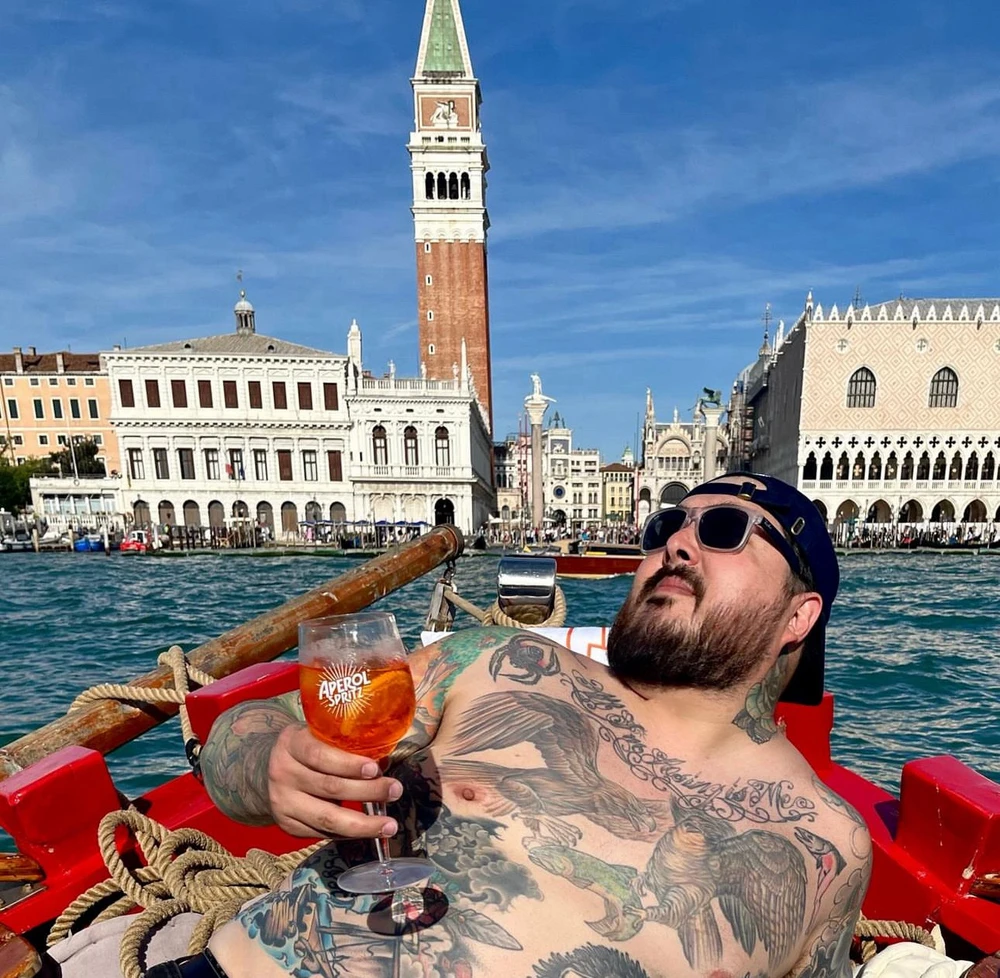 An Aperol Spritz and Venice are all I need.