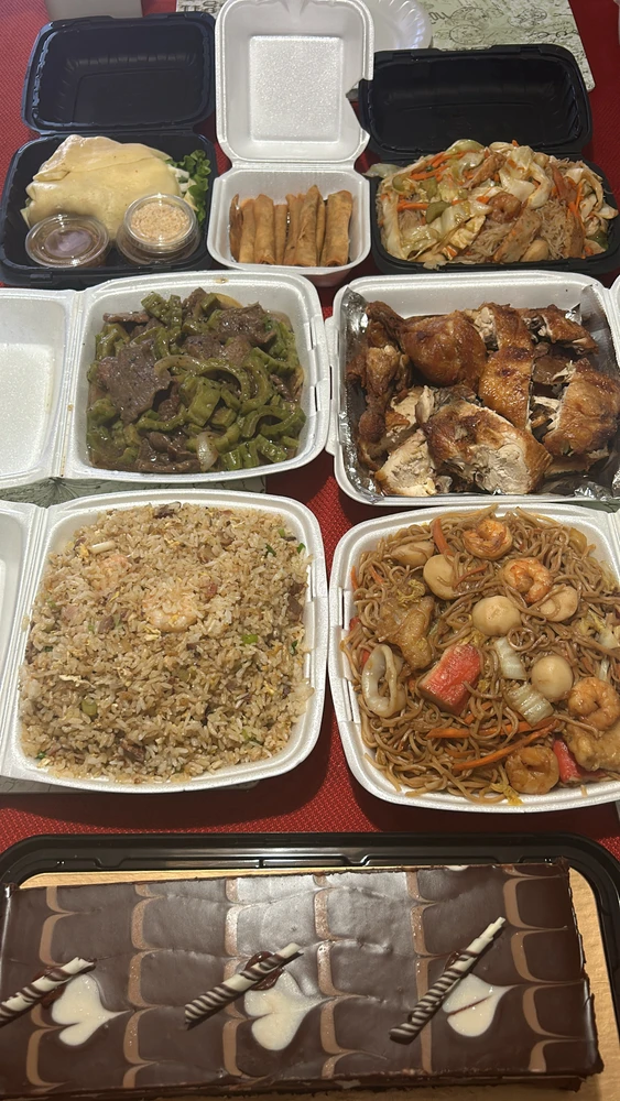 No cooking for a day or two in our household haha in Filipino, we would invite people to eat by saying, “Kain tayo!” ☺️
