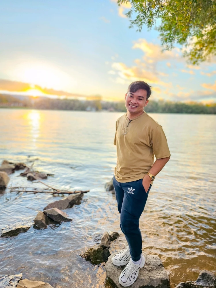 I-upload ni Mark ang larawan