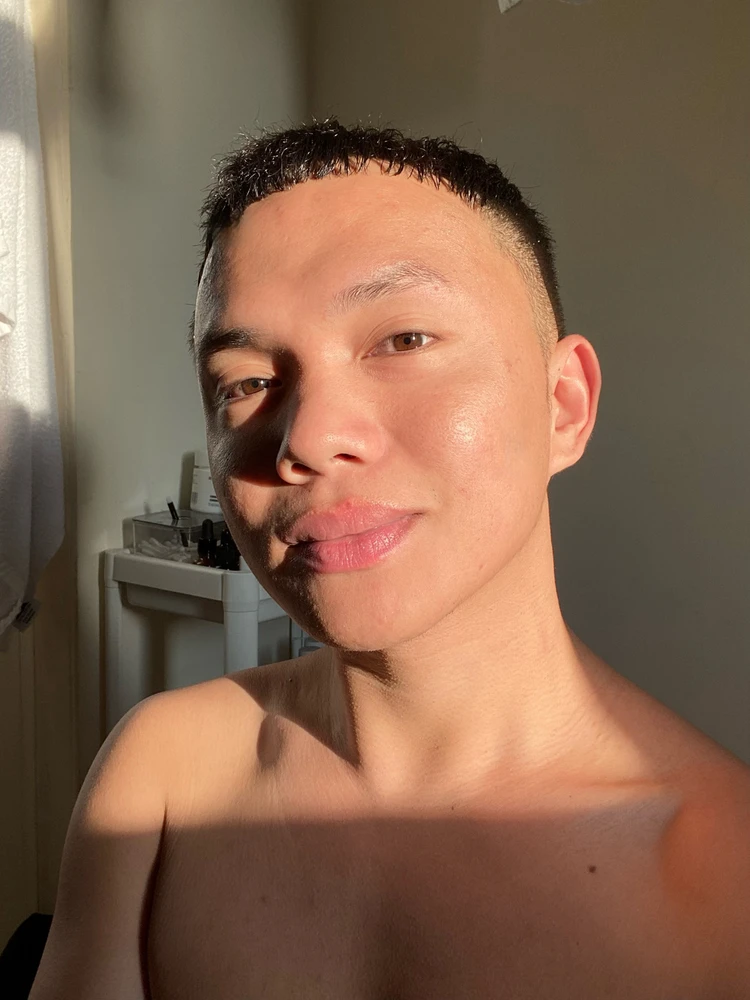 I-upload ni Yan Yan ang larawan