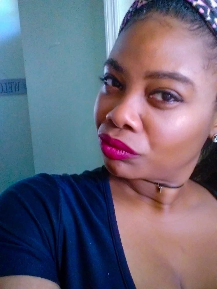 I rarely do red lips